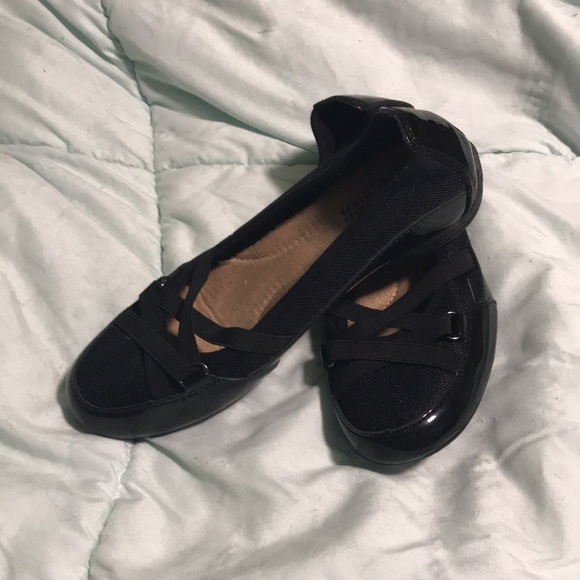 Black flats new never worn - Picture 2 of 3